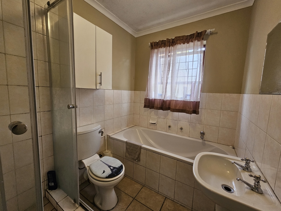 2 Bedroom Property for Sale in Ferndale Western Cape